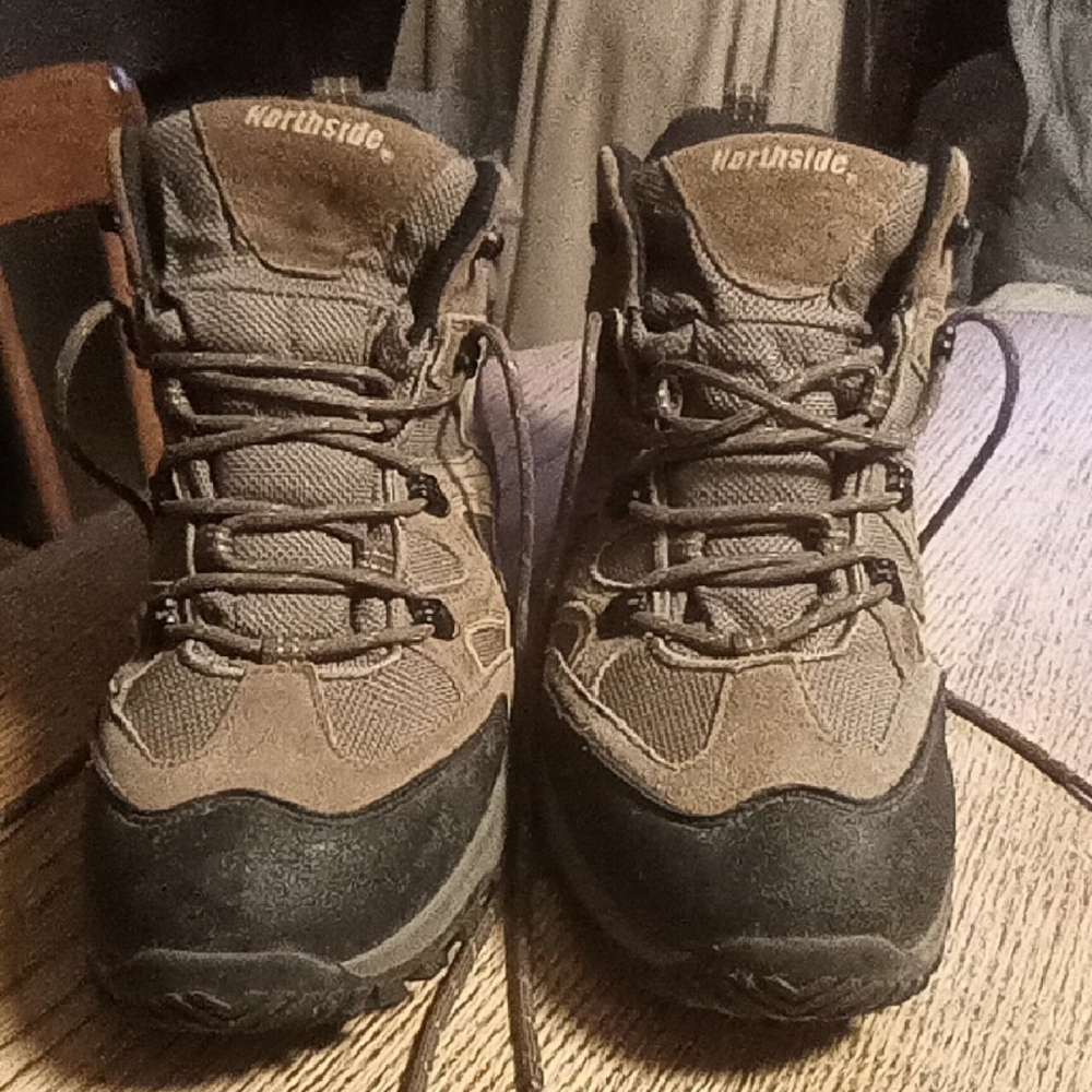 Northside Men's Brown and Black Boots